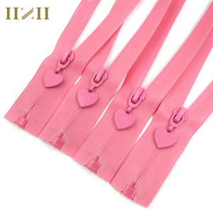 Factory Custom #5 Pink Nylon Zipper Open End Auto Lock Painted Color Puller Heart Nylon Coil Zipper