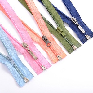 Wholesale Custom Color Nylon Auto Lock Open-End Zipper 3# 5# Garment Accessories for Clothing Bags & Shoes