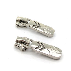Supplier Wholesale Customization 5 # Waterproof Metal Silver Zipper Pulls for Bags and Garments