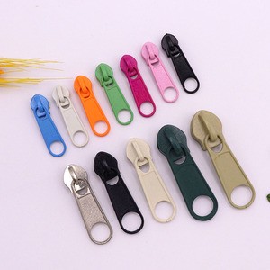 Custom Nylon Metal Pull Head Eco-Friendly Clothing Luggage Zipper Accessories Zinc Alloy Zipper Plate Long Plate Head Wholesale