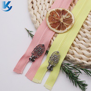 KOUYI Factory Customized High-quality Resin Open-end Zipper 3# Auto Lock Slider OEKO-TEX100 Certified