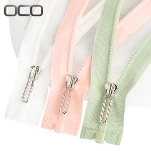 OCO Factory Custom Cremallera Para Chaqueta Finish Zipper 3# 5# Resin Zipper Separator Open-end Plastic Zipper for Down Jacket