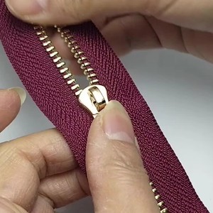 High Quality Wholesale 5# Metal Zipper Sliders Puller Custom Zip Slider Puller Deslizadores Lock Gold Met for Jackets