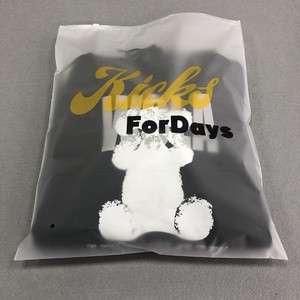 Custom Printed Transparent Frosted Self-Sealing Ziplock Plastic Bag for T-Shirt Clothes Socks and Shoes Packaging