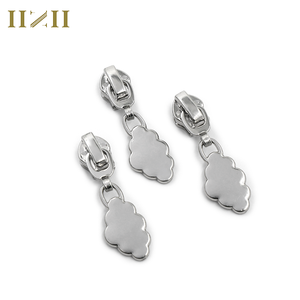 Wholesale Creative Zipper Pull Head Free Design Zip Puller Hardware Accessories for Women Handbags Cloud Model Zipper Sliders