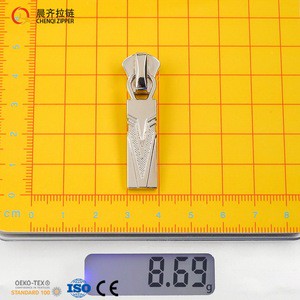 Wholesale Custom logo 3# 5# 7# Luxury Plating Embossed Custom Zipper Puller for Nylon Metal Plastic Zipper Sliders
