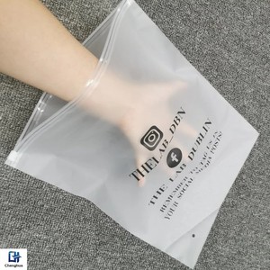 Customizable Re-usable PE Frosted Zipper Bag Plastic Garments/Clothing Slider Zip Lock Bag with Logo Option