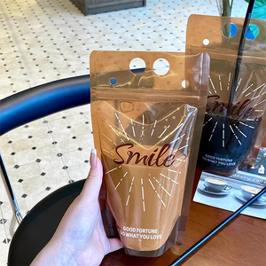 Portable OEM Printing Multi-Size Zipper Transparent Stand up Pouch Coffee Beverage Juice Drink Packing Bag With Straws and Hole