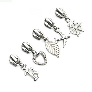 Wholesale Custom Brand Logo Zipper Pullers Metal Zipper Pull for Clothing
