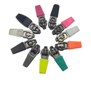 Lanke Silicone Zipper Pull YG Zipper Slider With Custom Logo Rubber Zipper Puller for Yoga Garments