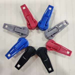 Custom Anti-Static Self-Locking Plastic Clothing Zipper Slider New Design 3# 5# 8# Zipper Head