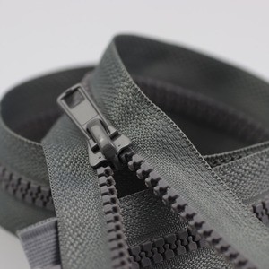 Custom-made 5# Smooth and Durable Resin Zippers for High-quality Clothing and Luggage