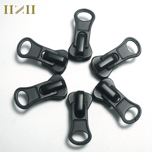 IIZII High Quality #5 Plastic Zipper Slider for Overcoat Zipper
