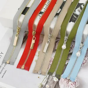 Customized Gold Movable Tail Puller Open-End 3# Metal Iron Zipper with Closed Tail Zipper Type Open-End