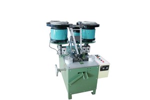 Factory Sale Zipper Pulls Puller Slider Making Machine Manufacturer Automatic Non-Lock Coil Zipper Slider Assembly Machine