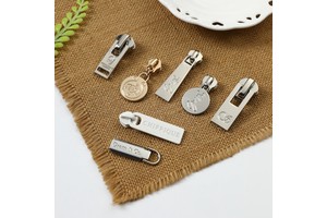 Custom Zipper Puller Brand Logo Design Gold Silver Metal Alloy Hardware Zipper Sliders for Garment Accessories Bags & Luggage