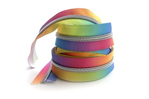 Popular Eco-Friendly 5# Rainbow Open-End Metal Zippers with Customized Color & Slider Long Chain Design