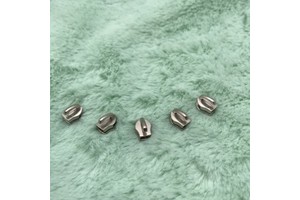 Durable Metal Nylon Slider 3# N/L with Puller Factory Outlet Zipper Slider Product