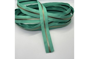 High Quality Resin Continuous Zippers With Golden-Plated Teeth Attractive And Functional For Bags Garments Shoes