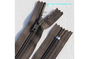 YKK5 Fine Teeth Nylon Closed Tail Zipper for School Uniform Sports Trouser & Dress Pocket Black White Eco-Friendly for Garments