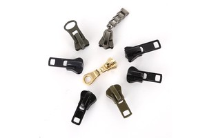 Dawei Brand Custom Size Slider Bag with Automatic Lock Zipper Metal Zipper Head and Logo Pull Customer Color Options