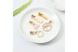 High Quality Custom Metal Zipper Puller Clothing Design with Brand Logo Zip Pull Rectangle and Star Pattern