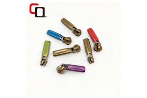 China Factory Custom #3 #5 Handbag Gold Color Metal Zipper Puller Head Garment Slider Zipper Slider
