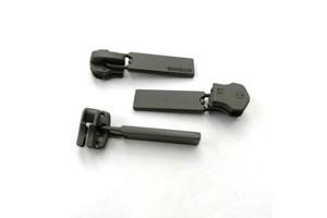 Wholesale Custom Logo Embossed 5# Metal Zipper Slider Zip Puller Zipper Head For Backpack Clothing