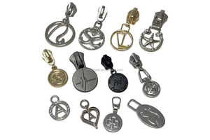 Wholesale Round Letter Shape OEM Embossed Making Custom logo Bag Metal Zipper Slider Puller for Purse / Clothes