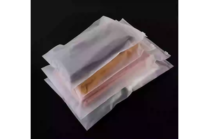 Wholesale Custom Logo Waterproof Frosted Zipper Bag Matte Plastic Packing Self Sealing Clothing Packaging Bag