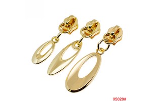 Wholesale Custom Engraved Logo Metal Brand Zipper Pull Charms, Custom Made Bag Metal Zipper Slider Puller for Handbag Garment