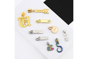 Custom Logo Shape Luxury Handbag Zipper Pulls Zinc Alloy Brand Logo Bag Zipper Pull Custom