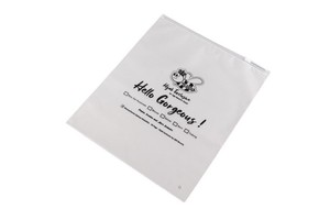 Custom Printed Logo Waterproof T-Shirt Bags with Resealable Matte Frosted Zipper for Clothing and Socks Packaging