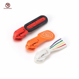 High Quality Custom Logo Luxury Fashion Two Way Auto Lock Metal Zipper Rainbow Custom Zipper Puller Rainbow Color Slider for