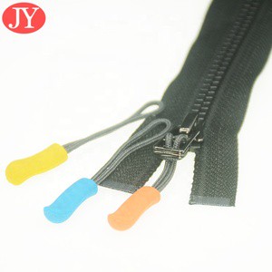 Custom Brand New Auto-Lock Rubber Zipper Puller Slider for Garments Bags Luggage Jeans Handbags with Engraved Zipper Puller