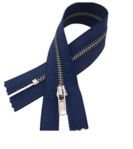 High-quality 3# snap closure is made of smooth and unobstructed copper material, suitable for coats and clothing.