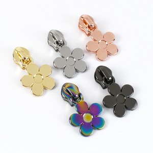 Deepeel ZT199 5# Sewing Accessories Flowers Zipper Puller Clothing Bag Zipper Slider for Nylon Zipper