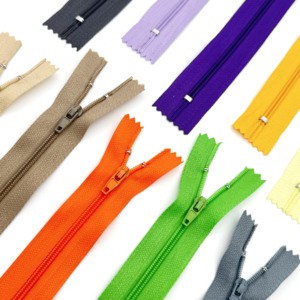 Nylon Zipperrs High Quality Eco-Friendly Customizable Zipper Roll Colorful Close-End Zipper for Garment Bag Wholesale Price