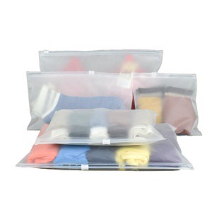 Printed Logo Resealable Poly Pe Clothing T-Shirts Bag Custom Frosted Zipper Slider T-shirt Garment Bag Matte Reusable