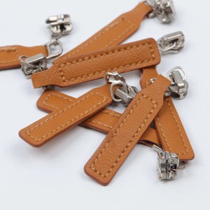 Cerniera Heads Maker Custom Brand Logo Premium Leather Metal Zipper Pullers for Jackets