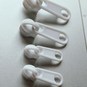 Environmental Protection Non Lock Plastic Zipper Slider for #3 #5 Resin Nylon Zip
