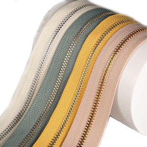 Factory Custom Weight Color Long Chain 3#5#8# Metal Zipper Rolls Bags Jacket