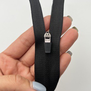 Direct Factory Sale of 3# Nylon Open-End Double-Sided Zipper with Smooth Puller Not Prone to Jamming