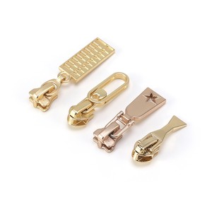 Rich Zipper Custom Logo Gold Brass Luxury Fashion Auto Lock Zipper Puller with Zinc Alloy Slider for Durable Bags