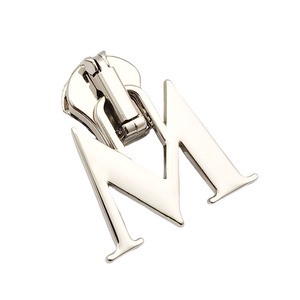 Zinc Alloy Engraved Logo Metal Brand Zipper Pull Charms Custom Bag Metal Zipper Slider Puller for Handbag Garment
