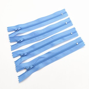 Factory Wholesale Customized 3# Nylon Automatic Closing Zipper for Clothes and Indoor Furniture Accessories