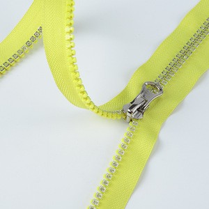 High Quality Zip Factory 5# Open-end Gold Teeth Color Tape Metal Brass Zipper for Clothing