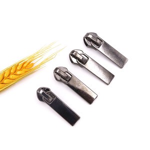 Direct Sales High-grade Pull-head Metal Zippers with Environmentally Friendly Hot Wholesale Clothing Bag Accessories
