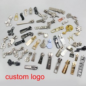 Supplier Wholesale Custom Zipper Head 3D Engrave logo Puller Zipper for Bags Hight Quality Plating Zipper Pull 5#