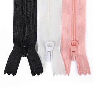 Custom Closed End Zipper for Pocket 3#5# Nylon Zipper Coil Plastic Zipper Bag Accessories Factory